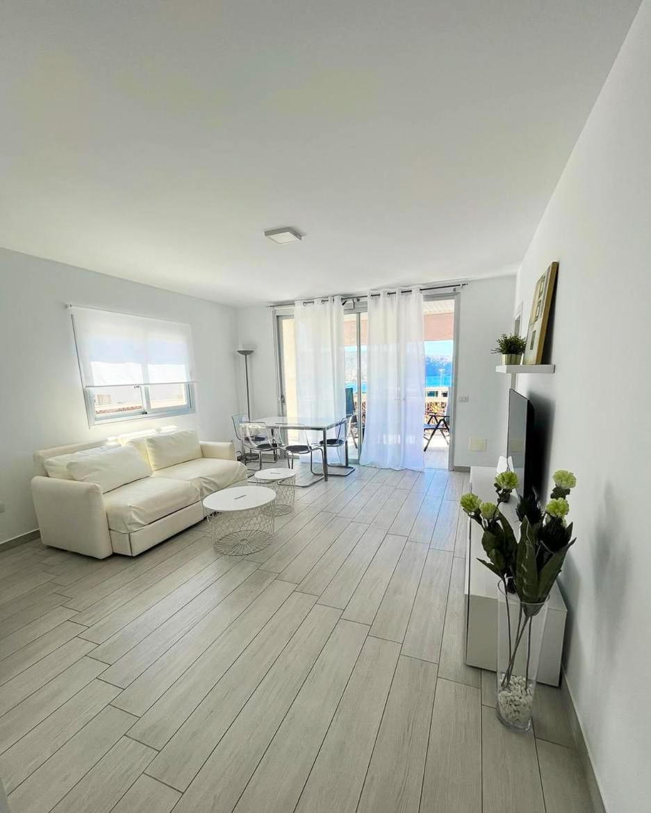 Apartamento The White Heart House - Attic Sea View Los Cristianos  Exterior foto