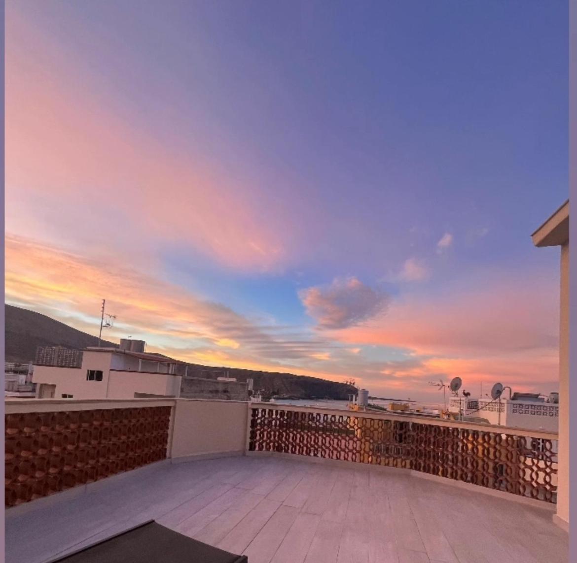 Apartamento The White Heart House - Attic Sea View Los Cristianos  Exterior foto
